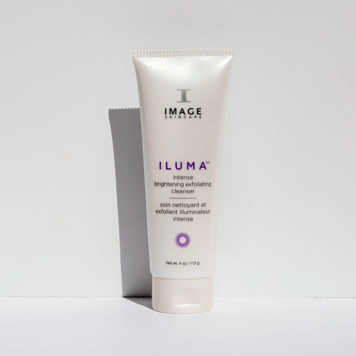 Очищающий мусс-эксфолиатор ILUMA Intense brightening exfoliating cleanser