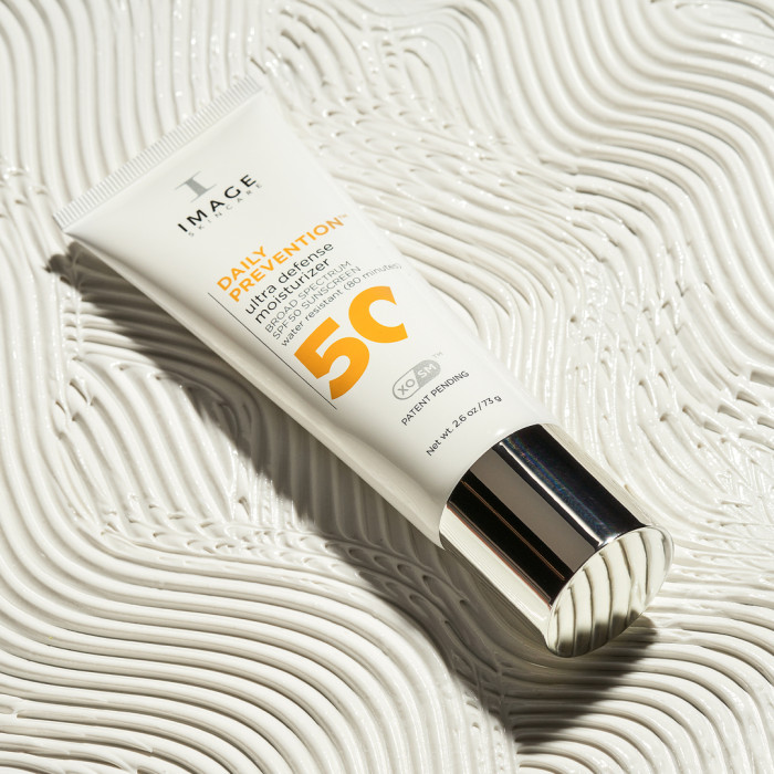 Омолаживающий дневной крем SPF 50 DAILY PREVENTION Ultra Defense Moisturizer